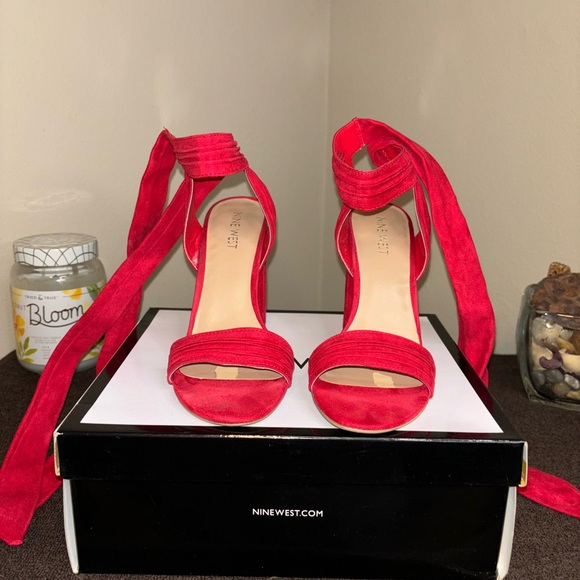 Sexy red sandals with tie; sleek & sassy; cute & comfortable. - Picture 4 of 14